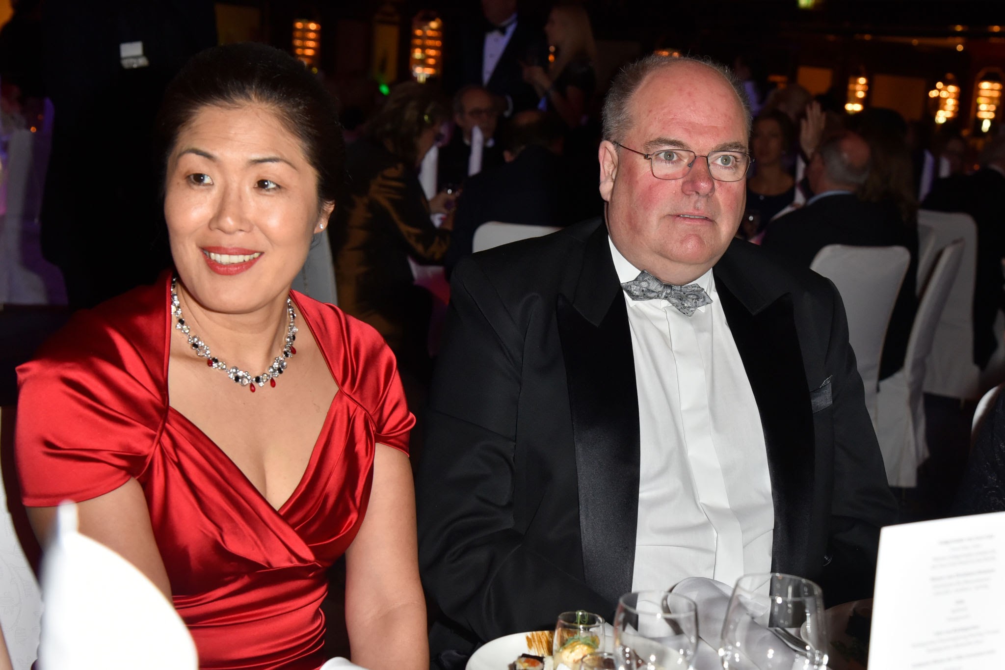 Kyung-Sook Kohl: Die Frau an der Seite von Walter Kohl und ihr Leben im Schatten des Kohl-Clans Kyung-Sook Kohl: Die Frau an der Seite von Walter Kohl und ihr Leben im Schatten des Kohl-Clans
